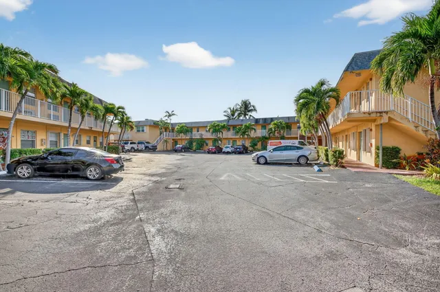 $1,500 | 4071 North Dixie Highway, Unit 32, Oakland Park, FL 33334