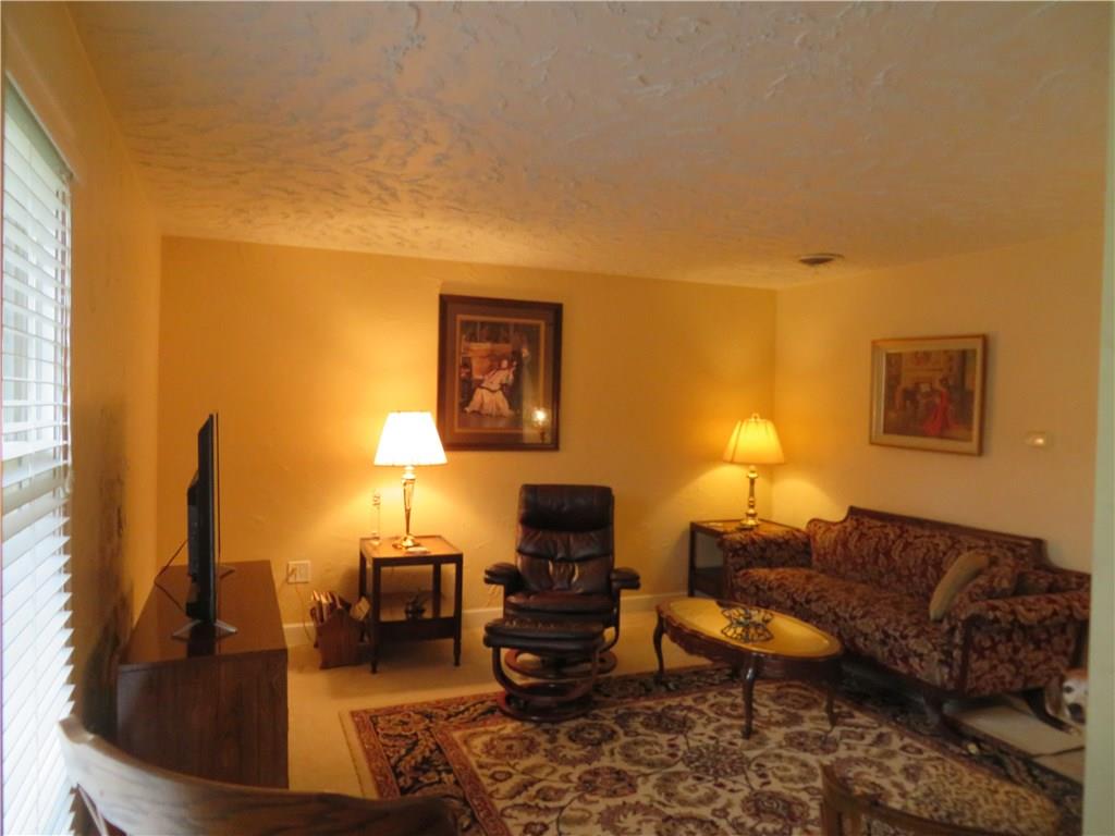 102 Mont Road Butler, PA 16001 - Photo 9 of 19