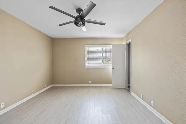 $1,295 | 525 11th Street, Unit 2, Galveston, TX 77550