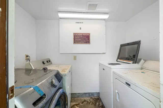 $1,295 | 525 11th Street, Unit 2, Galveston, TX 77550