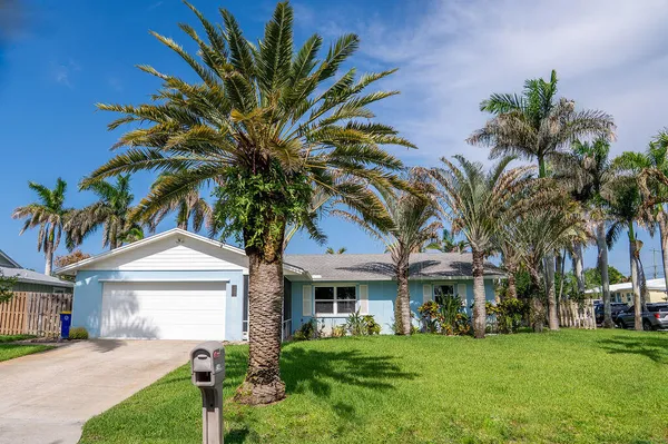 $500,000 | 2445 Northeast 16th Court, Jensen Beach, FL 34957