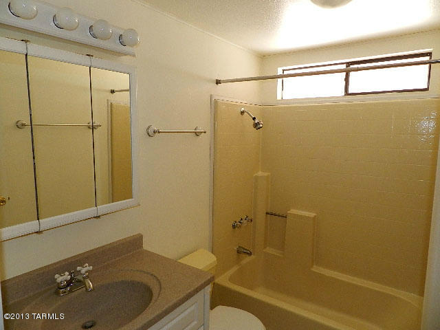 11921 West Ranchito Verde Tucson, AZ 85743 - Photo 17 of 23