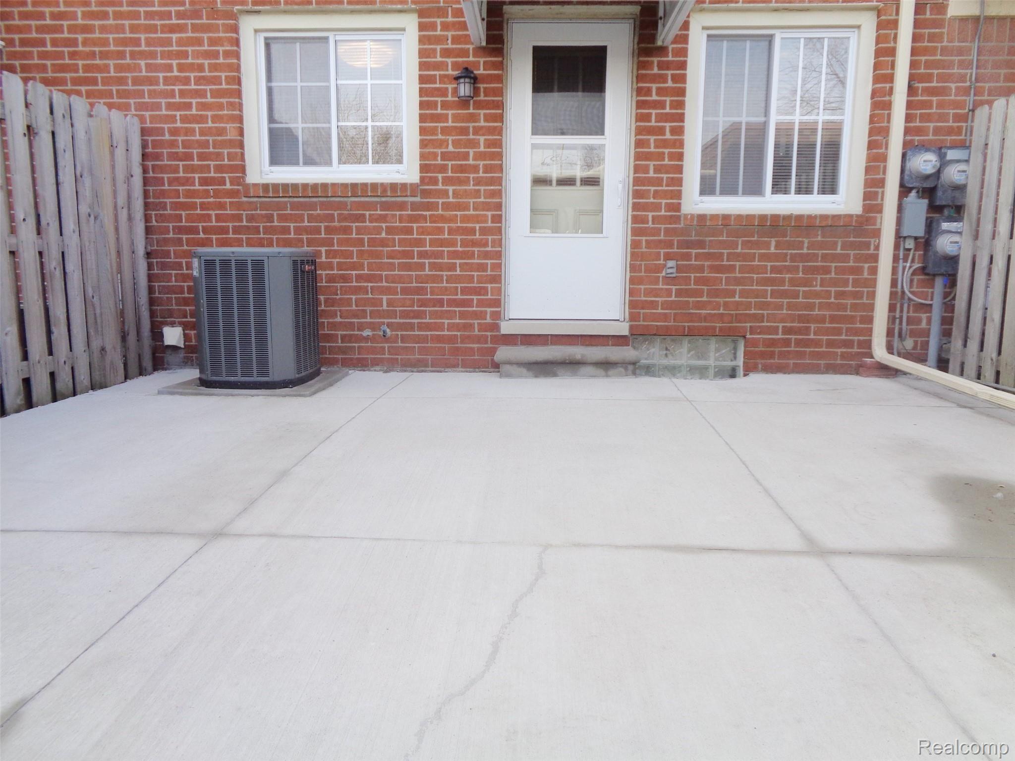31213 Hoover Road Warren, MI 48093 - Photo 13 of 14 31213 Hoover_13.JPG