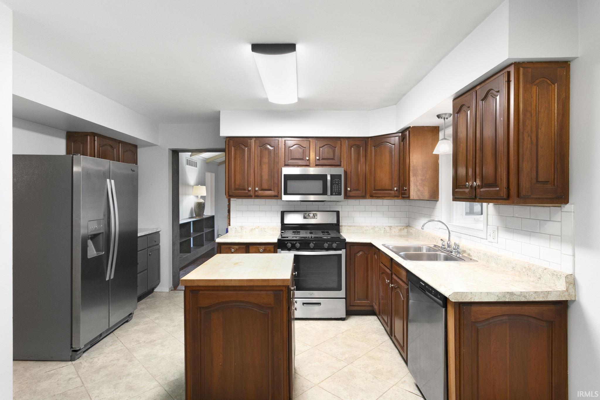 17644 Woodthrush Lane South Bend, IN 46635 - Photo 7 of 36