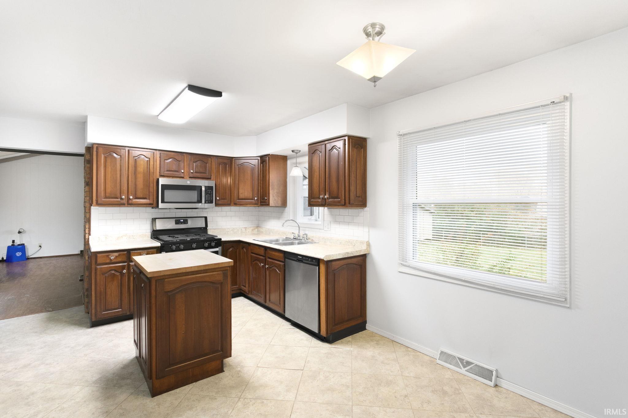 17644 Woodthrush Lane South Bend, IN 46635 - Photo 8 of 36