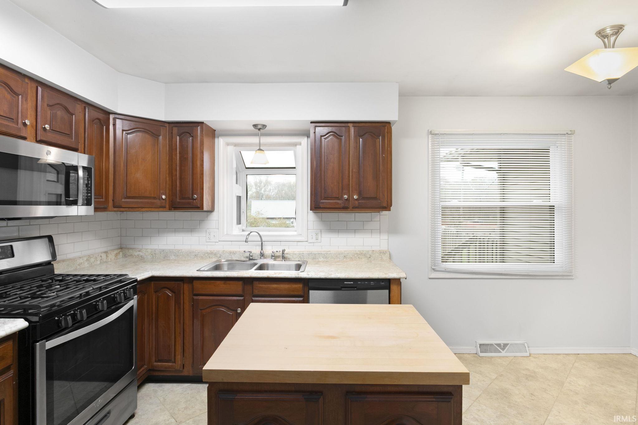 17644 Woodthrush Lane South Bend, IN 46635 - Photo 10 of 36