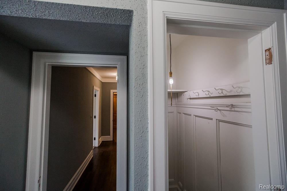 17535 Hamilton Road Highland Park, MI 48203 - Photo 7 of 96