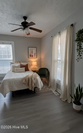 $324,900 | 305 East Oak Street, Lake Waccamaw, NC 28450