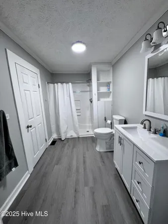 $324,900 | 305 East Oak Street, Lake Waccamaw, NC 28450
