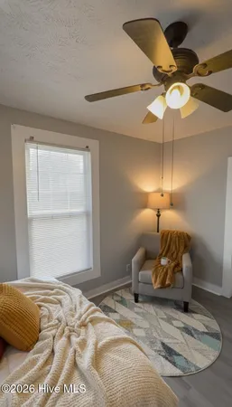 $324,900 | 305 East Oak Street, Lake Waccamaw, NC 28450