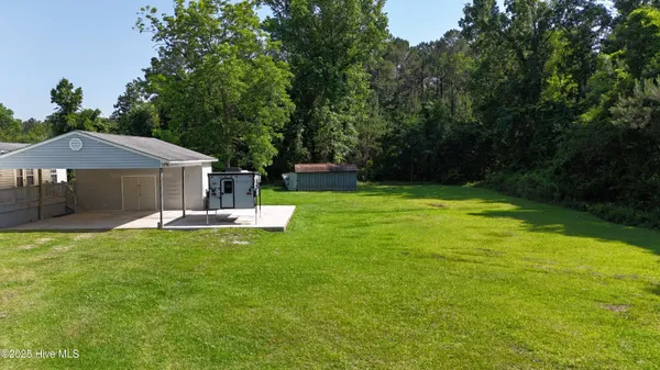 $324,900 | 305 East Oak Street, Lake Waccamaw, NC 28450