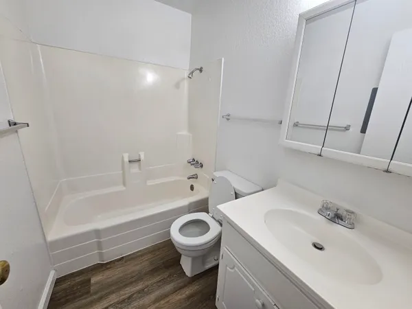 $595,000 | 5570 Mountain View Drive, Redding, CA 96003