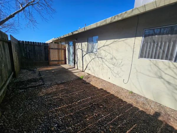 $595,000 | 5570 Mountain View Drive, Redding, CA 96003