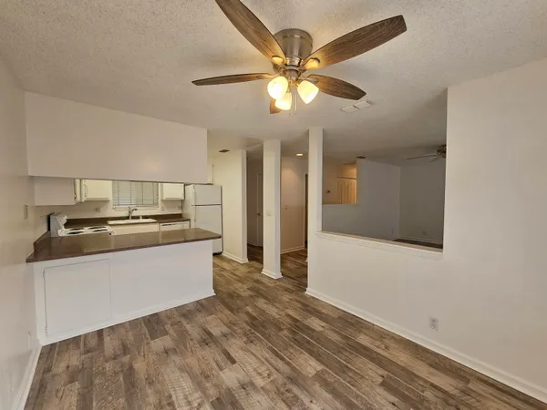 $595,000 | 5570 Mountain View Drive, Redding, CA 96003