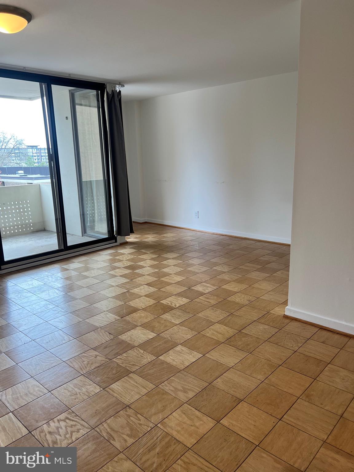 429 N Street Southwest, Unit S301 Washington, DC 20024 - Photo 3 of 19 an empty room with windows