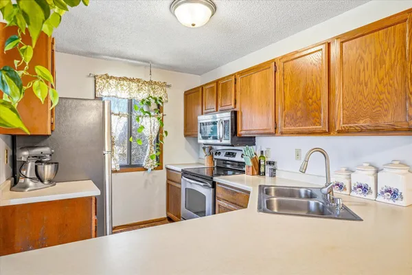 $195,000 | 5734 Otter View Trail, Unit 18, White Bear Lake, MN 55110