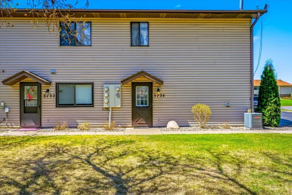 $195,000 | 5734 Otter View Trail, Unit 18, White Bear Lake, MN 55110