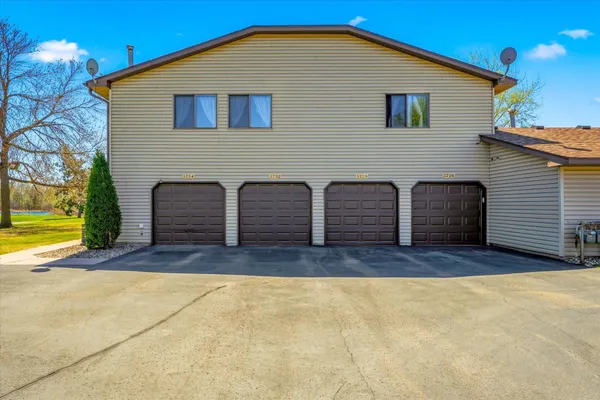 $195,000 | 5734 Otter View Trail, Unit 18, White Bear Lake, MN 55110
