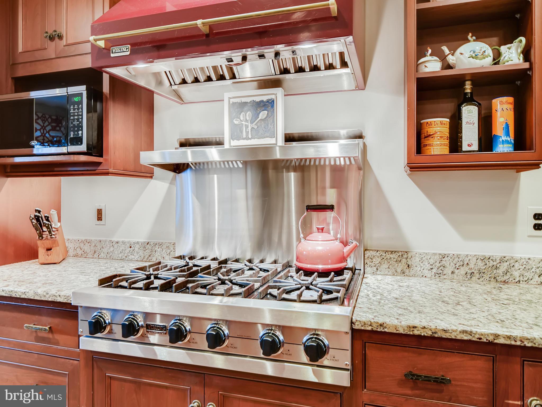 4 Bellemore Road Baltimore, MD 21210 - Photo 15 of 54 Viking six burner gas stove with Viking Hood