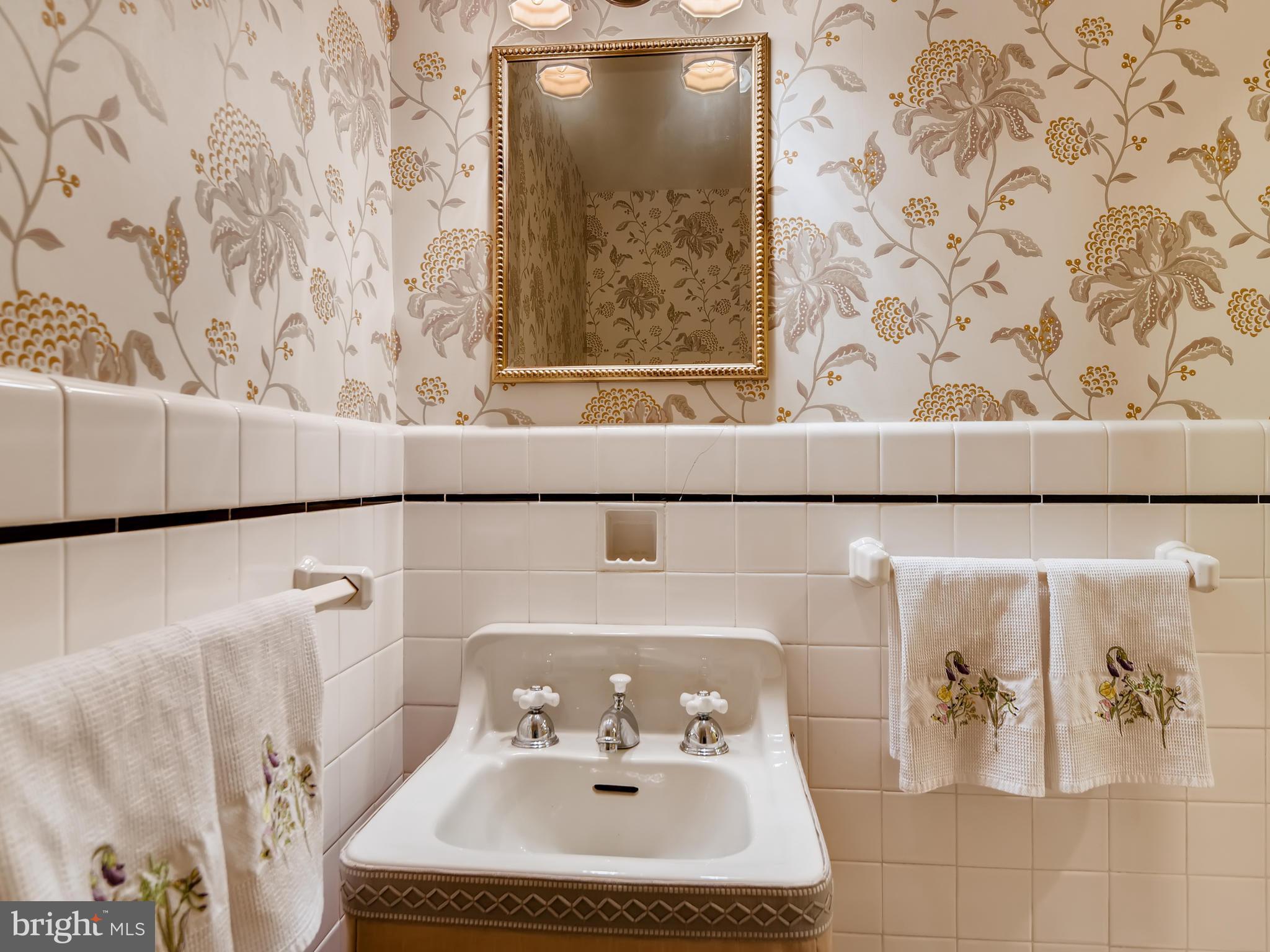 4 Bellemore Road Baltimore, MD 21210 - Photo 21 of 54 First floor powder room