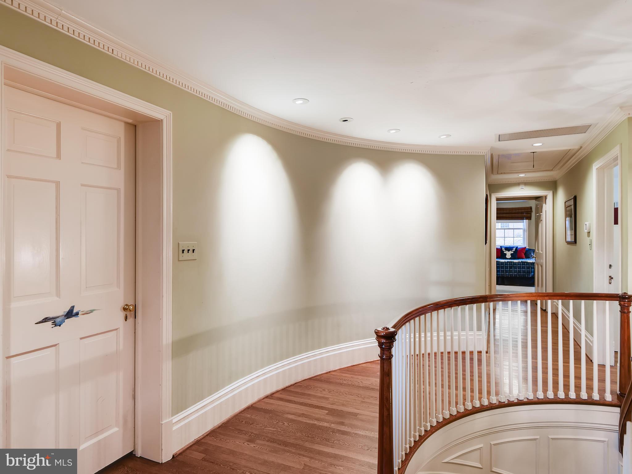 4 Bellemore Road Baltimore, MD 21210 - Photo 23 of 54 Curved upstairs hallway