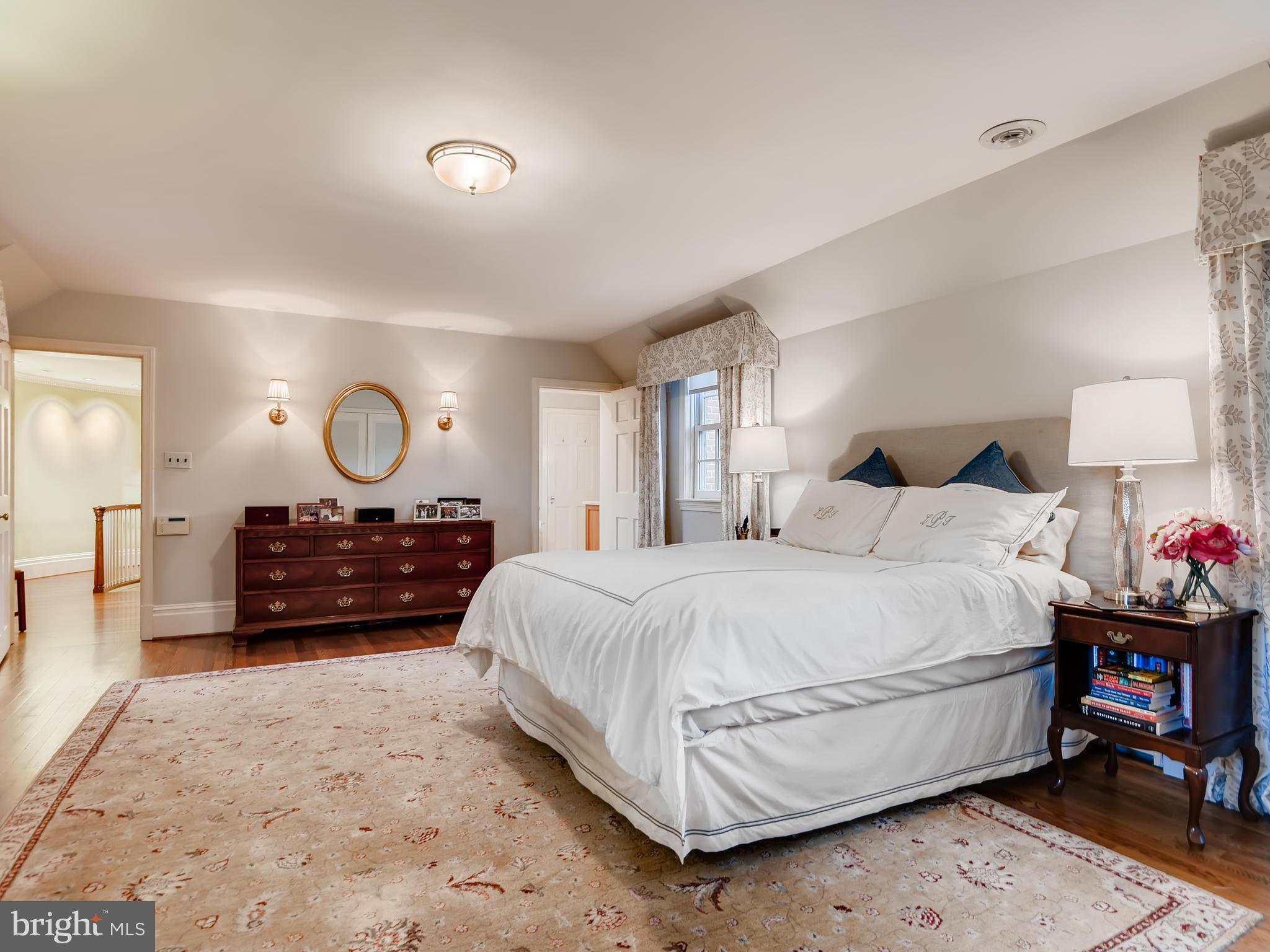 4 Bellemore Road Baltimore, MD 21210 - Photo 25 of 54 Large master bedroom with attached bath