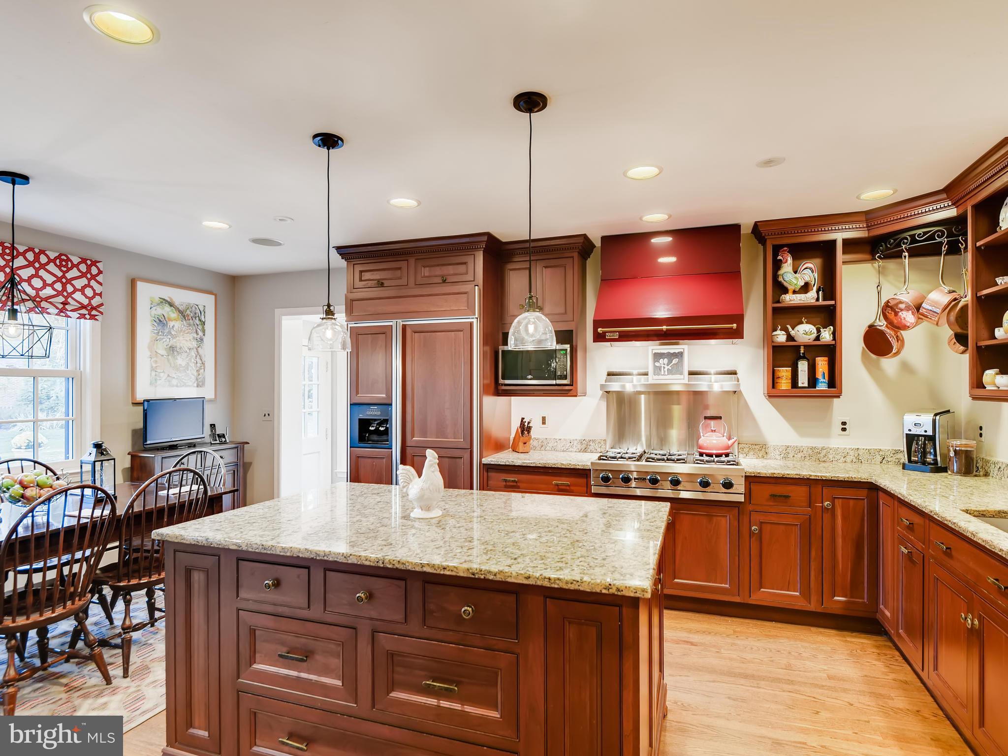 4 Bellemore Road Baltimore, MD 21210 - Photo 10 of 54 High end appliances in this eat in kitchen