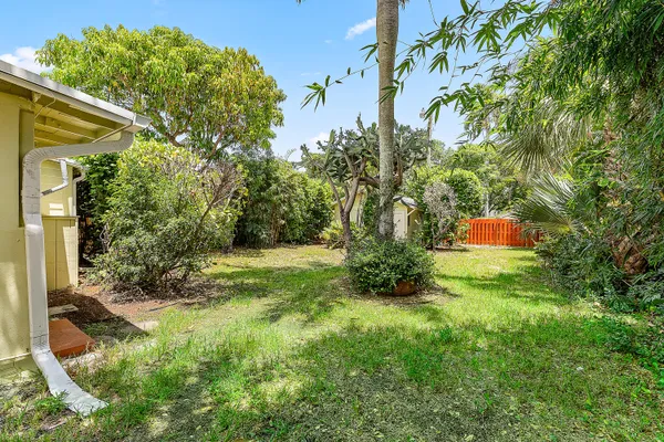 $5,000 | 224 North Ocean Breeze, Lake Worth Beach, FL 33460