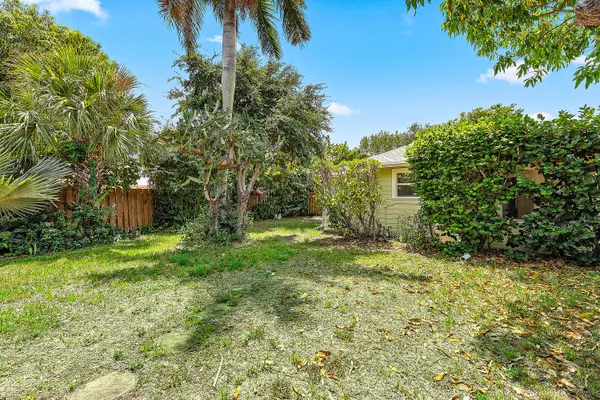 $5,000 | 224 North Ocean Breeze, Lake Worth Beach, FL 33460