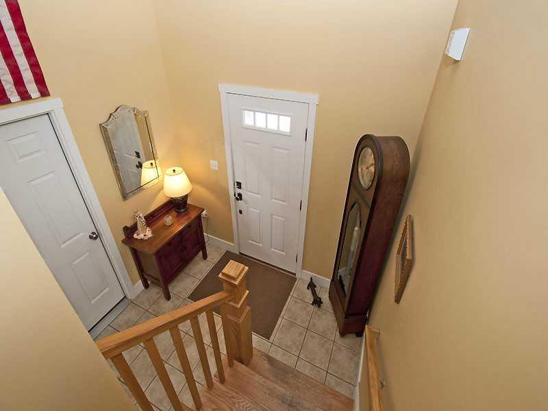 415 Ross Road Eighty Four, PA 15330 - Photo 2 of 14 Entry/Foyer.