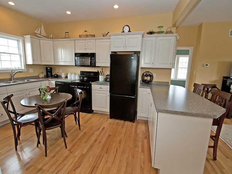 415 Ross Road Eighty Four, PA 15330 - Photo 5 of 14 Kitchen.