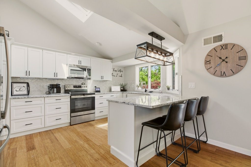 7 Friar Tuck Road Warwick, RI 02886 - Photo 9 of 49