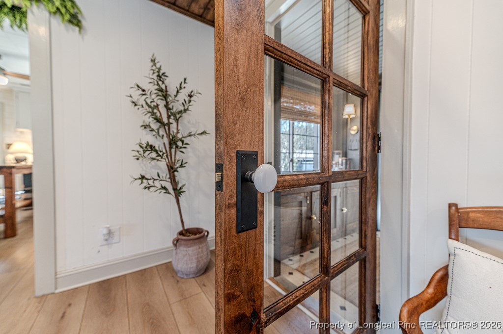 179 Sunset Hills Road Robbins, NC 27325 - Photo 13 of 31 a bathroom with a potted plant