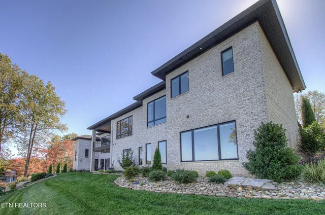 $4,600,000 | 322 Okmulgee Circle, Loudon, TN 37774