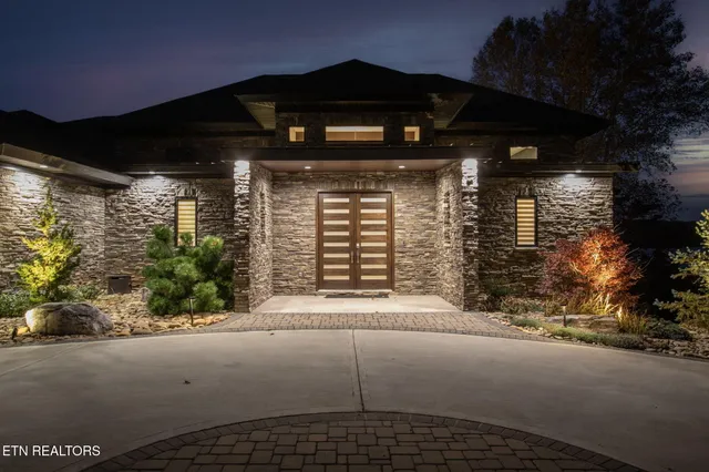 $4,600,000 | 322 Okmulgee Circle, Loudon, TN 37774