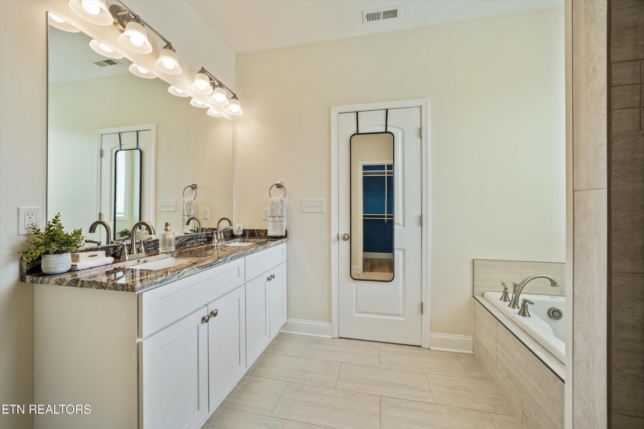 117 Crossroads Boulevard Oak Ridge, TN 37830 - Photo 24 of 60 Gallery Image 24