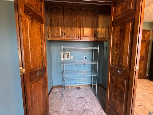 $359,950 | 3630 Southwest Kings Forest Road, Topeka, KS 66610