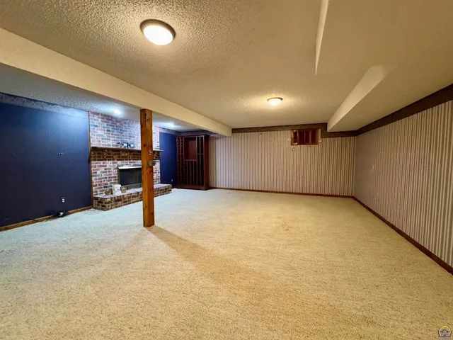 $359,950 | 3630 Southwest Kings Forest Road, Topeka, KS 66610