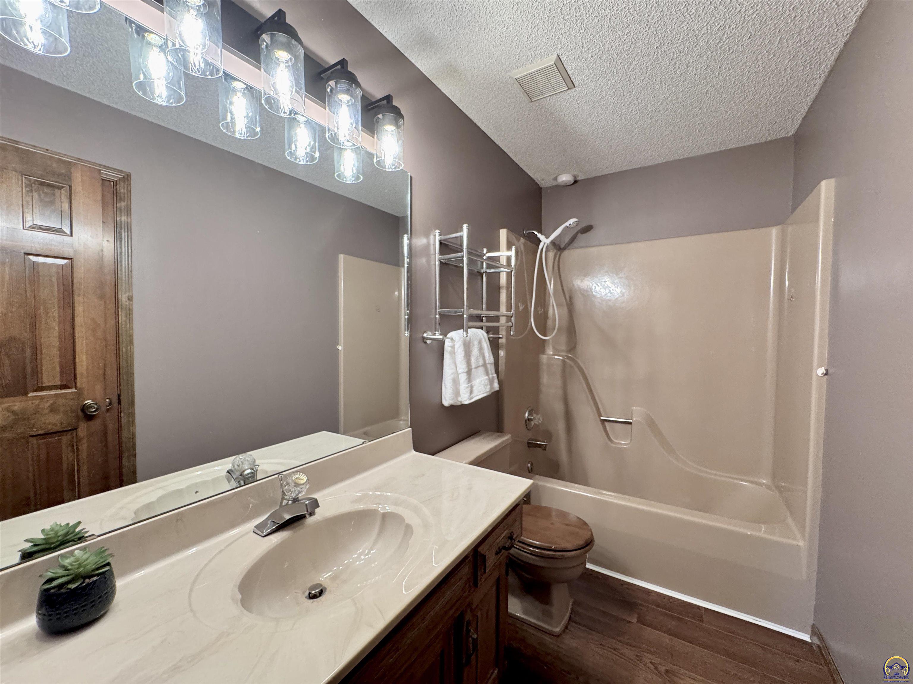 3630 Southwest Kings Forest Road Topeka, KS 66610 - Photo 22 of 37