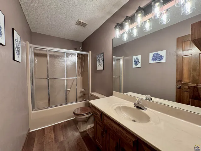 $359,950 | 3630 Southwest Kings Forest Road, Topeka, KS 66610