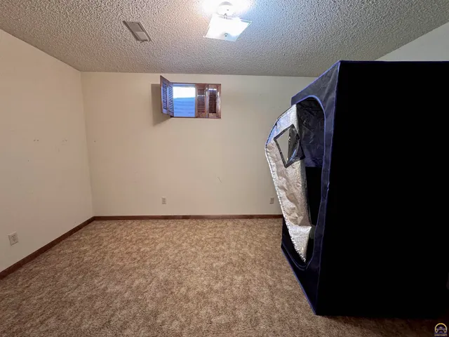 $359,950 | 3630 Southwest Kings Forest Road, Topeka, KS 66610