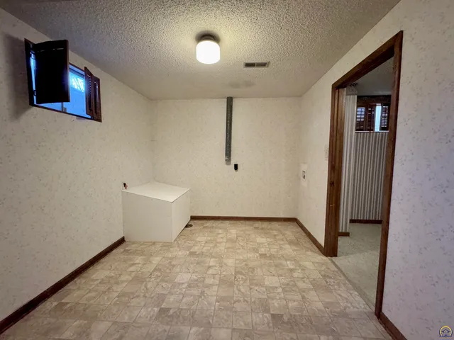 $359,950 | 3630 Southwest Kings Forest Road, Topeka, KS 66610