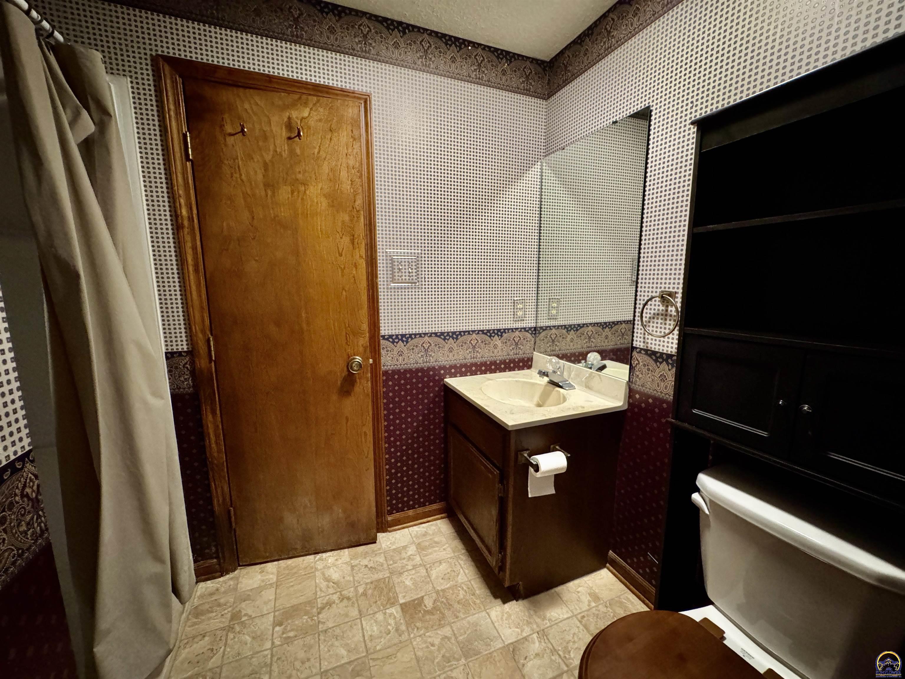 3630 Southwest Kings Forest Road Topeka, KS 66610 - Photo 29 of 37