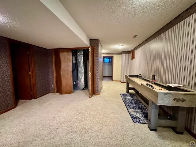 $359,950 | 3630 Southwest Kings Forest Road, Topeka, KS 66610