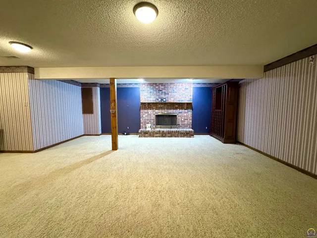 $359,950 | 3630 Southwest Kings Forest Road, Topeka, KS 66610