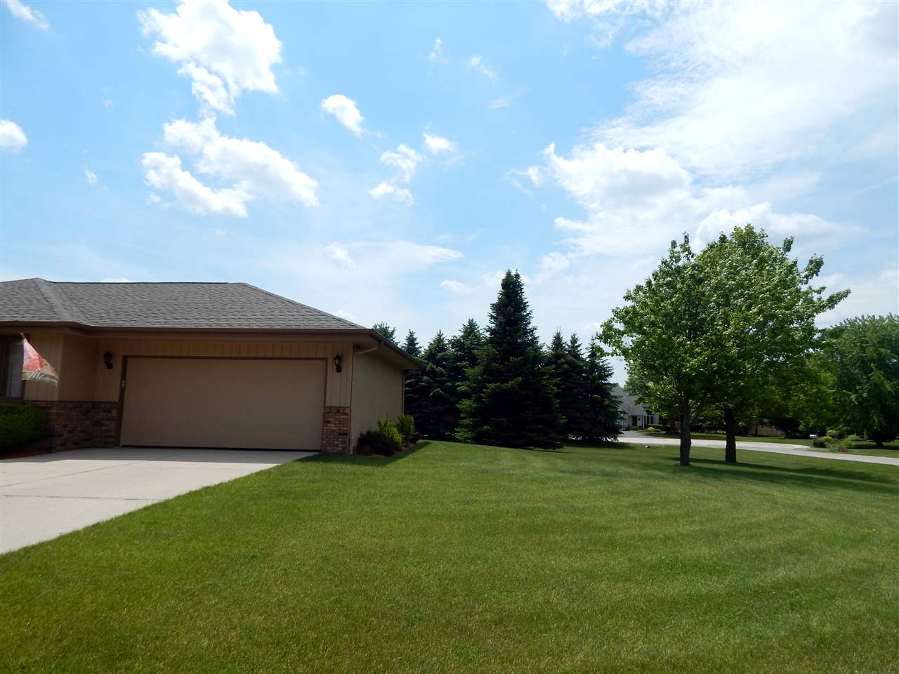4259 Montclair Road Roscoe, IL 61073 - Photo 24 of 25 a view of a garden