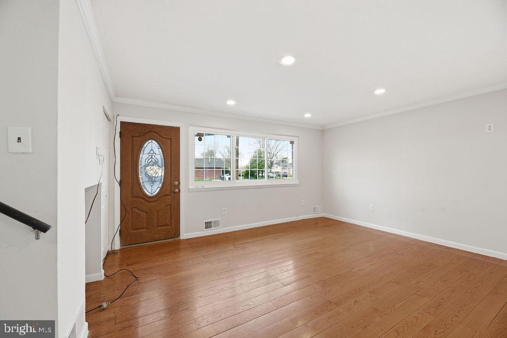 12303 Barbara Road Silver Spring, MD 20906 - Photo 5 of 34