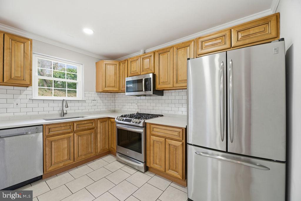 12303 Barbara Road Silver Spring, MD 20906 - Photo 9 of 34