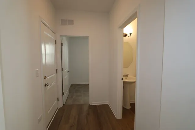 $3,100 | 608 Henry Lane, Oswego, IL 60543