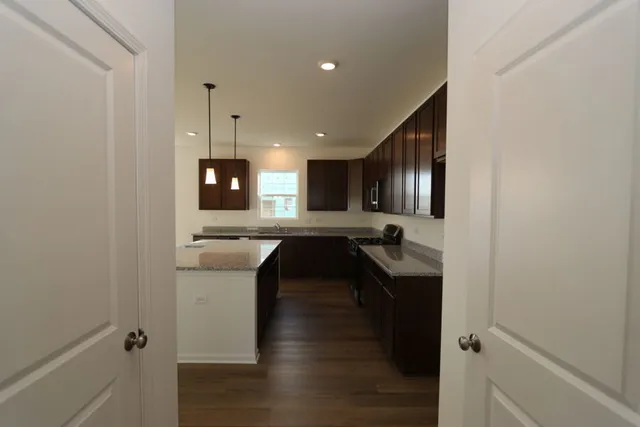 $3,100 | 608 Henry Lane, Oswego, IL 60543